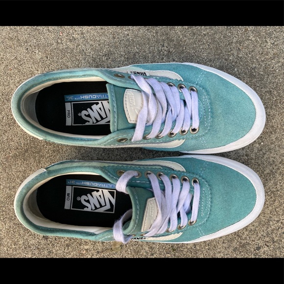 Vans - Picture 2 of 7